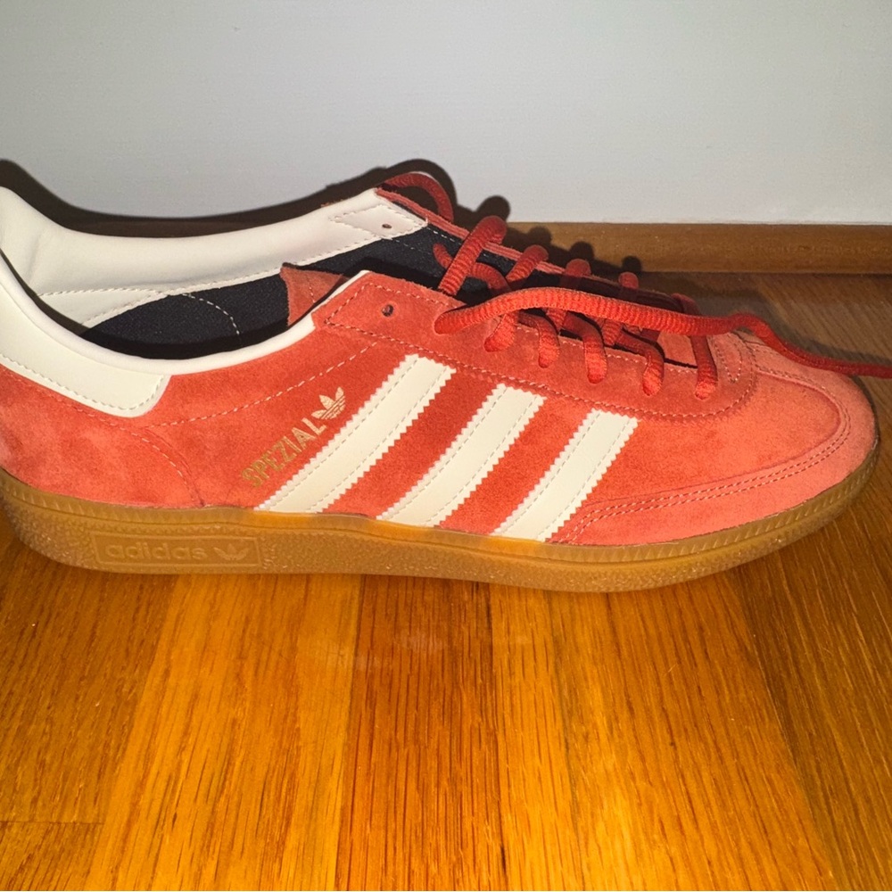 Adidas Handball Spezial in Preloved Red